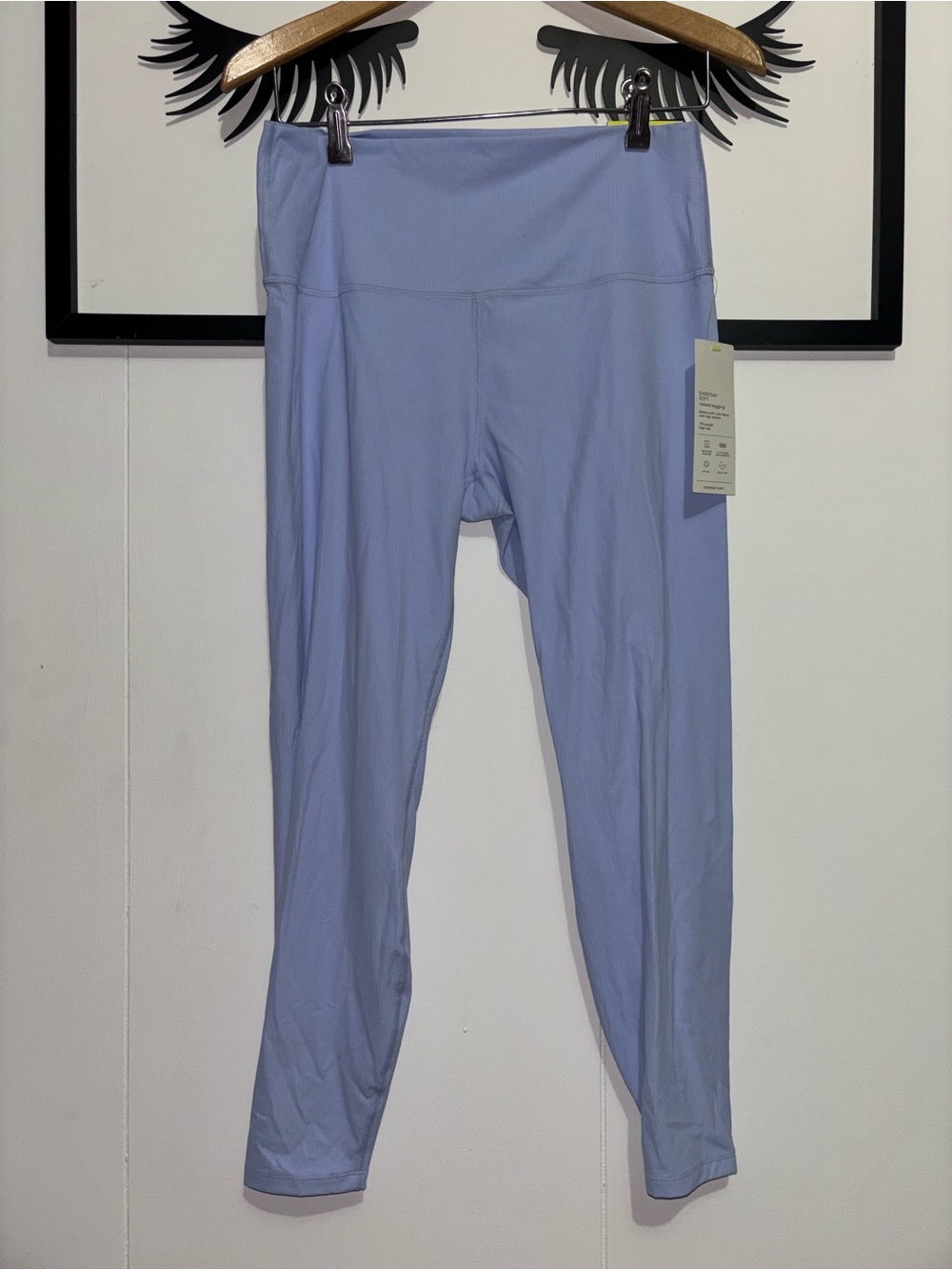 Women’s Lavender Active Leggings size large  NWT 7/8 length
